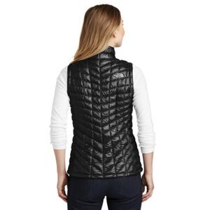 The North Face | Thermoball Trekker Vest in Black Size XS